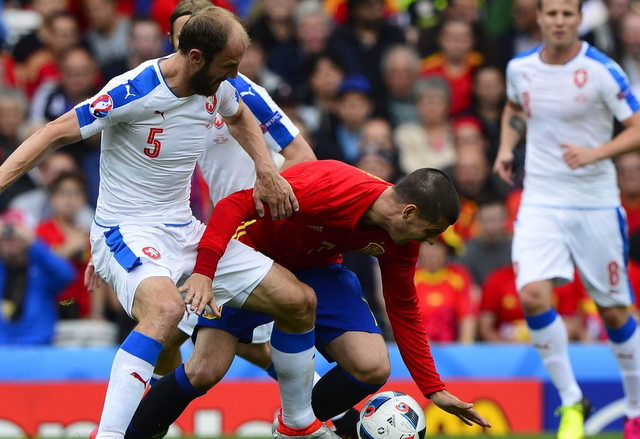 苏格兰主场大胜暂时保持第一 苏格兰主场大胜暂时保持第一