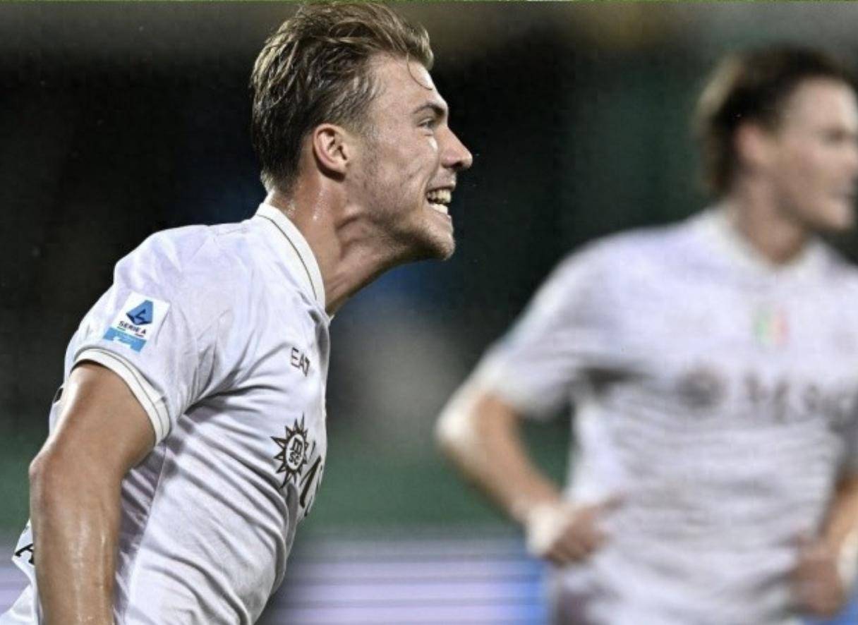 那不勒斯主帅赞誉年轻球员,冲击金童奖的简单介绍 那不勒斯主帅赞誉年轻球员,冲击金童奖的简单介绍