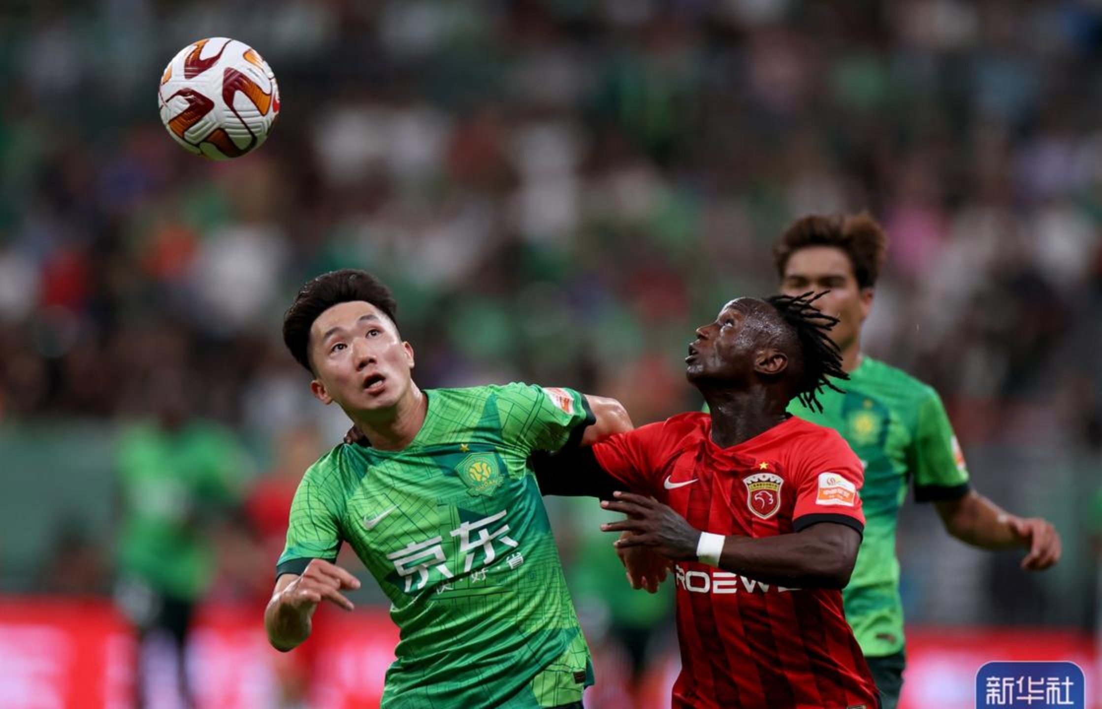 国安客场不敌鲁能，失去领先地位