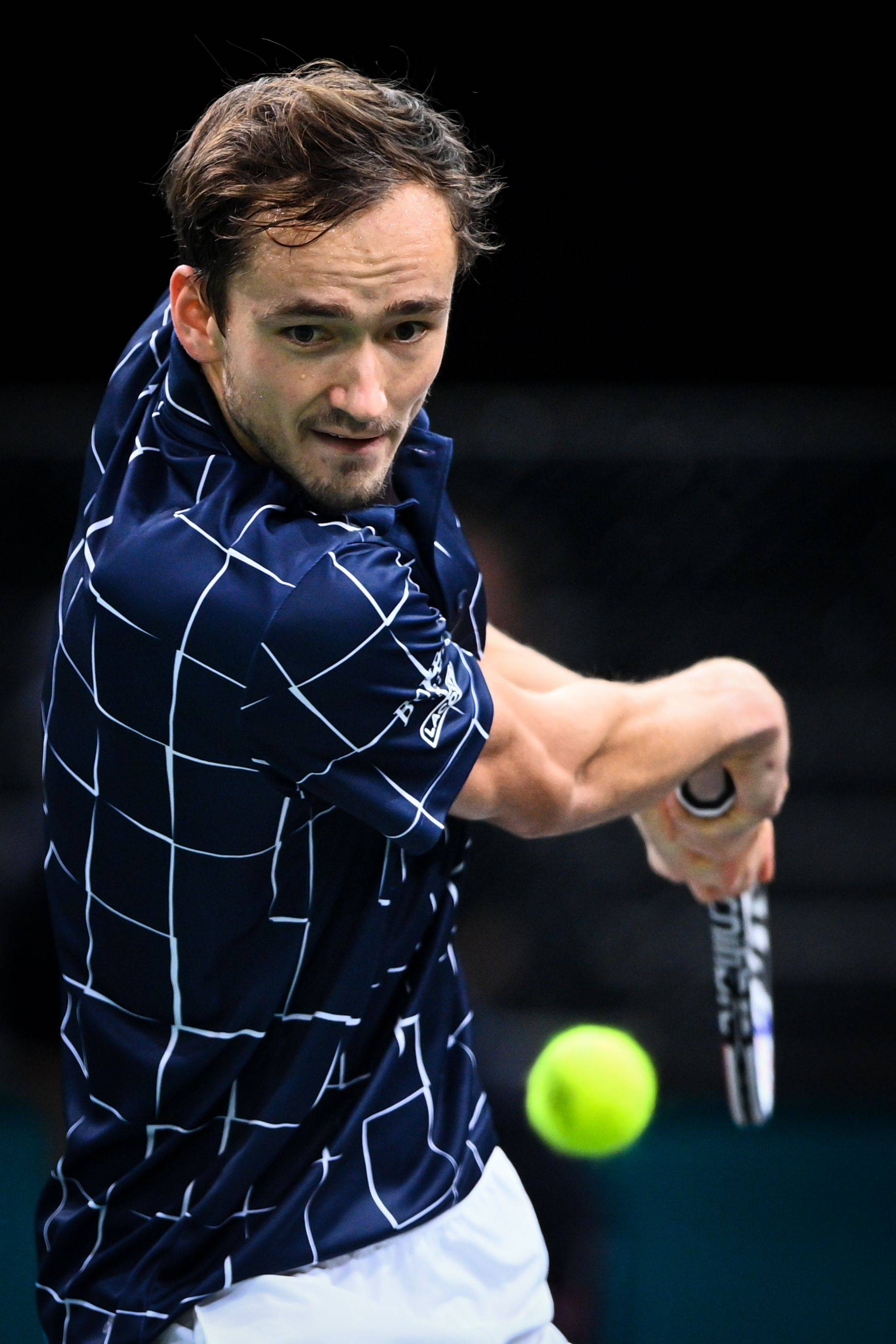 年终总决赛横扫拉沃尔杯,梅德韦杰夫高光表现 年终总决赛横扫拉沃尔杯,梅德韦杰夫高光表现