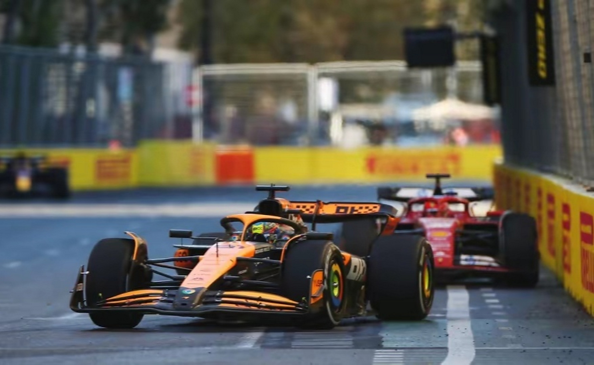 包含红牛车队险胜梅赛德斯，佩雷兹刷新纪录的词条