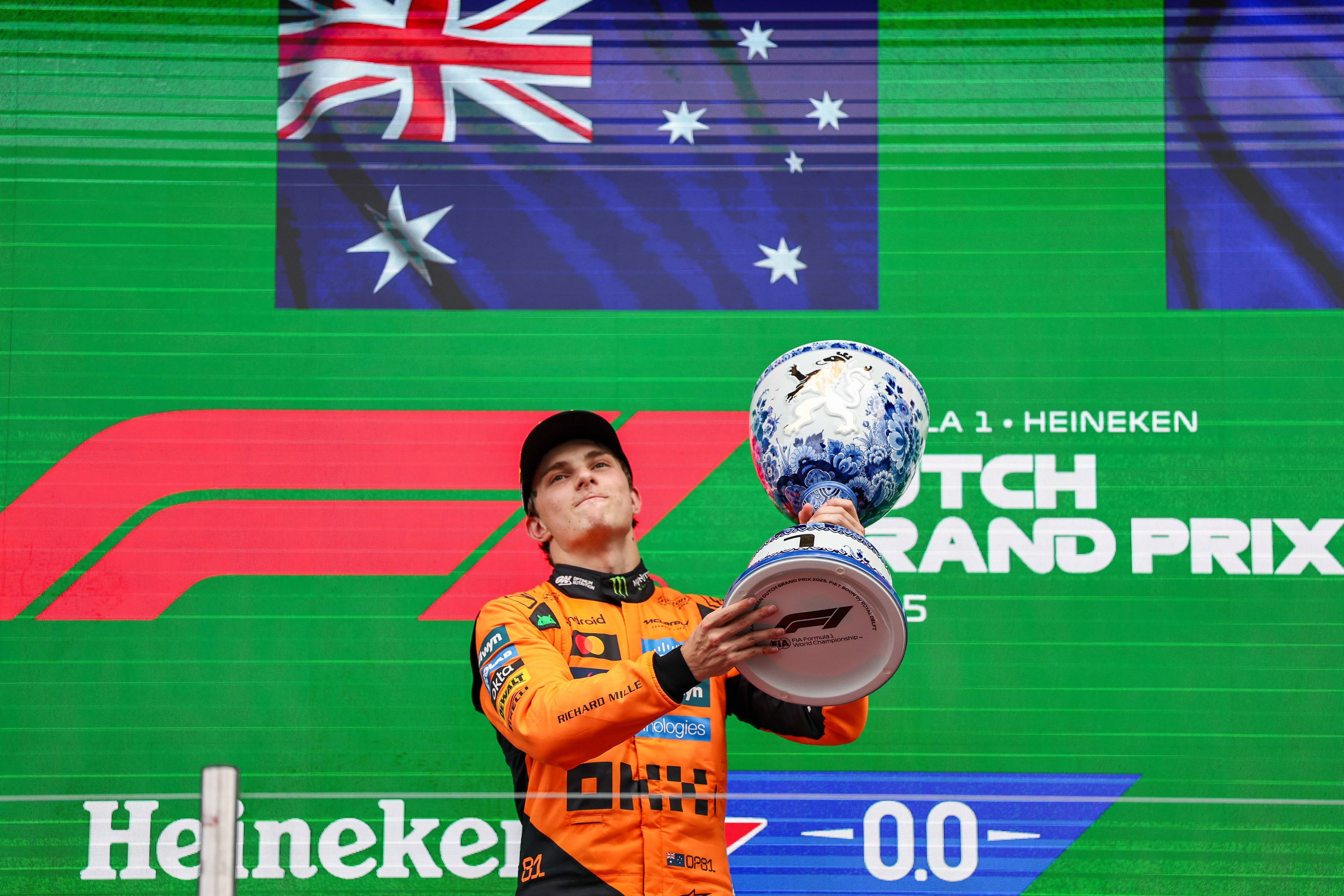 红牛二队绝杀迈凯伦，维斯塔潘统治全场的简单介绍