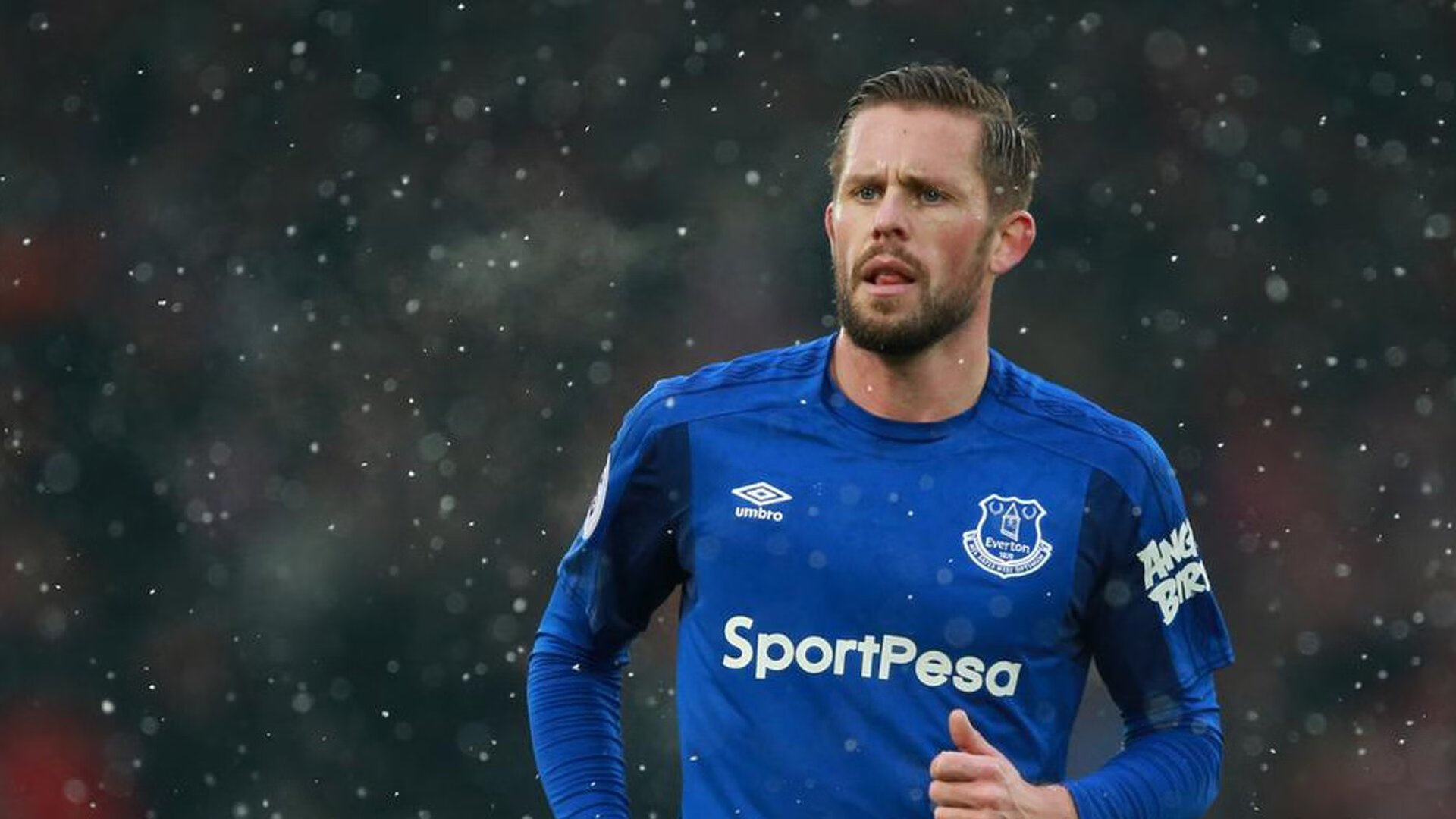 米切尔独舞上海滩,一人主宰上海队与马刺的战术棋局