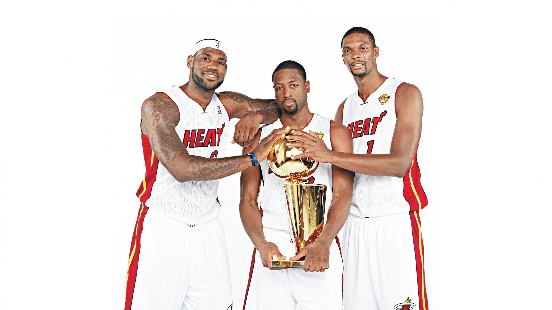 王权更迭之夜,英格拉姆在焦点之战中接管比赛,国王冲垮雄鹿